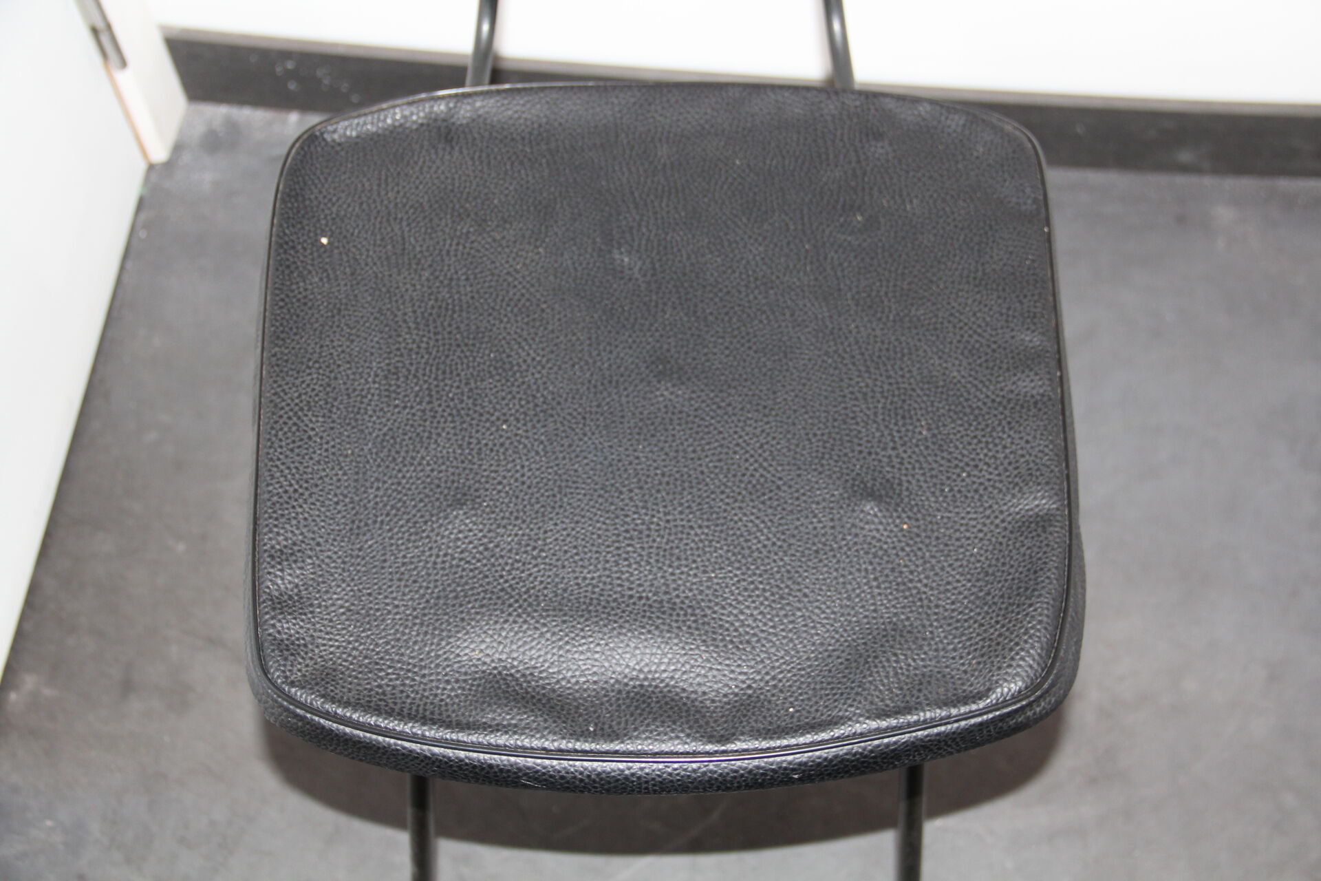 1960 metal tubing vinyl chair