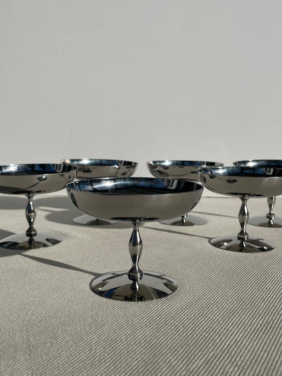 Set of 6 vintage metal footed ice cream glasses/cups.