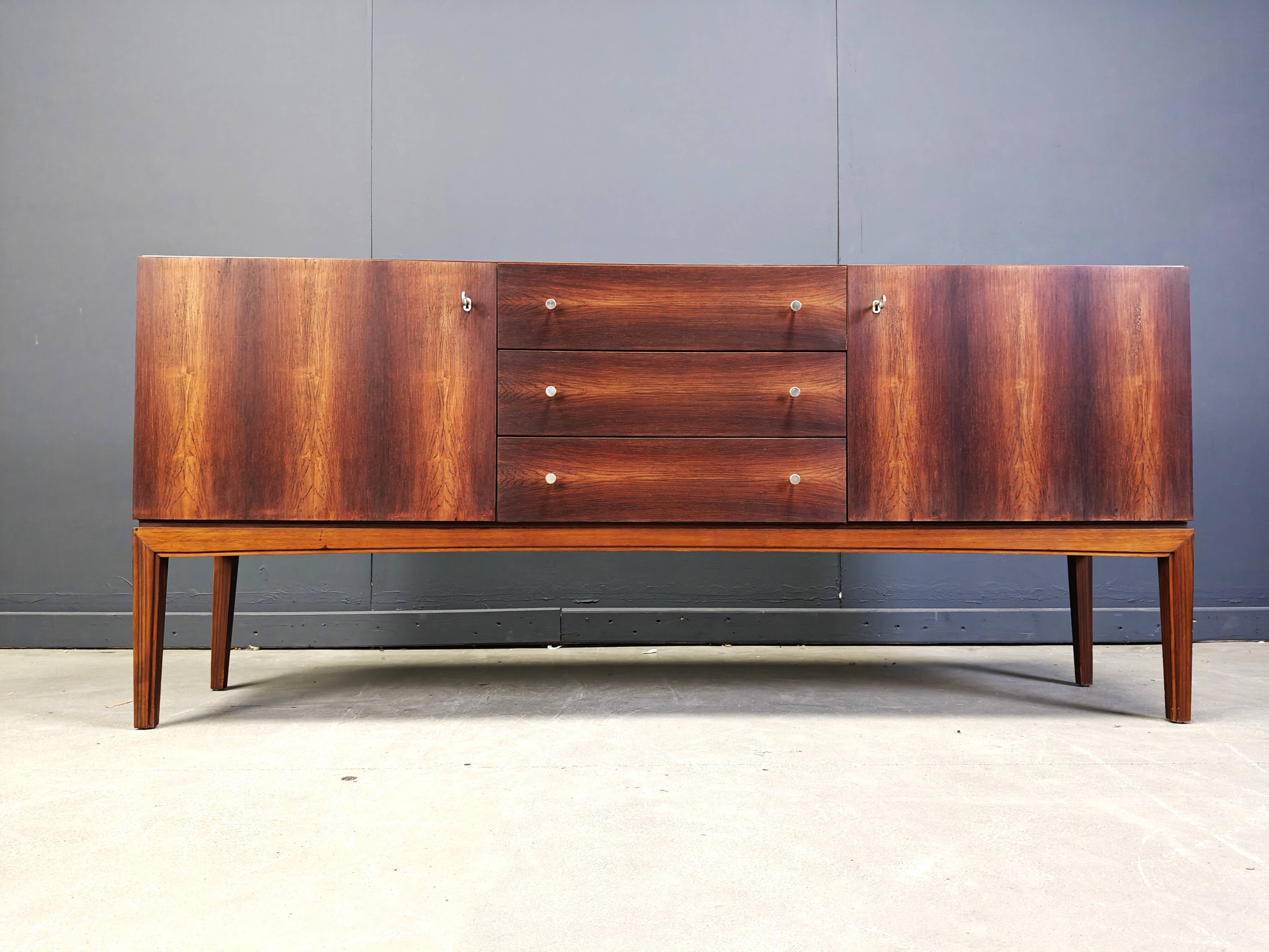 Enfilade en placage de palissandre, années 1960