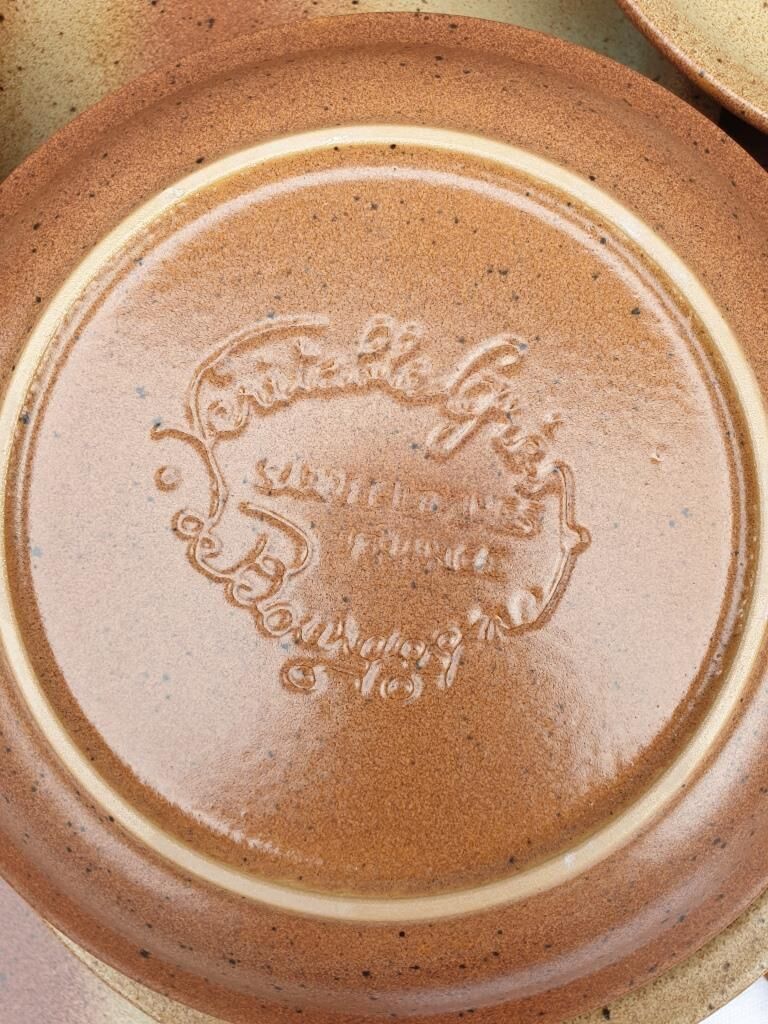 Set 12 plates and 1 dish sandstone of Burgundy Sarreguemines