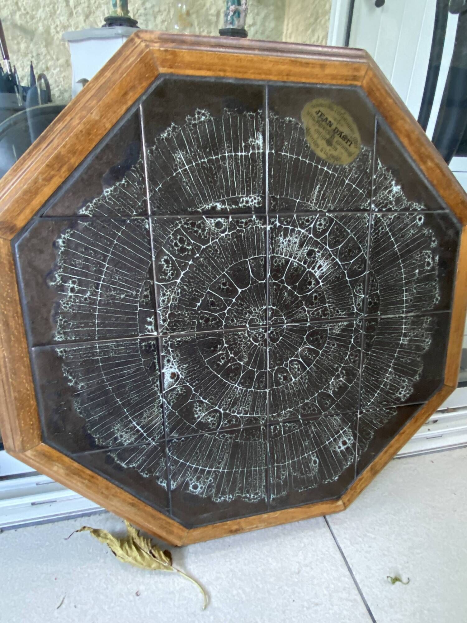 Octagonal coffee table signed by Jean D’Asti