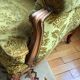 Fauteuil en velours jaune doré et merisier style Louis XV