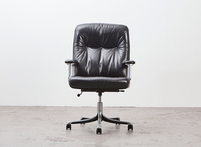 Osvaldo Borsani P126 Highback office chair for Tecno Italy 1960s