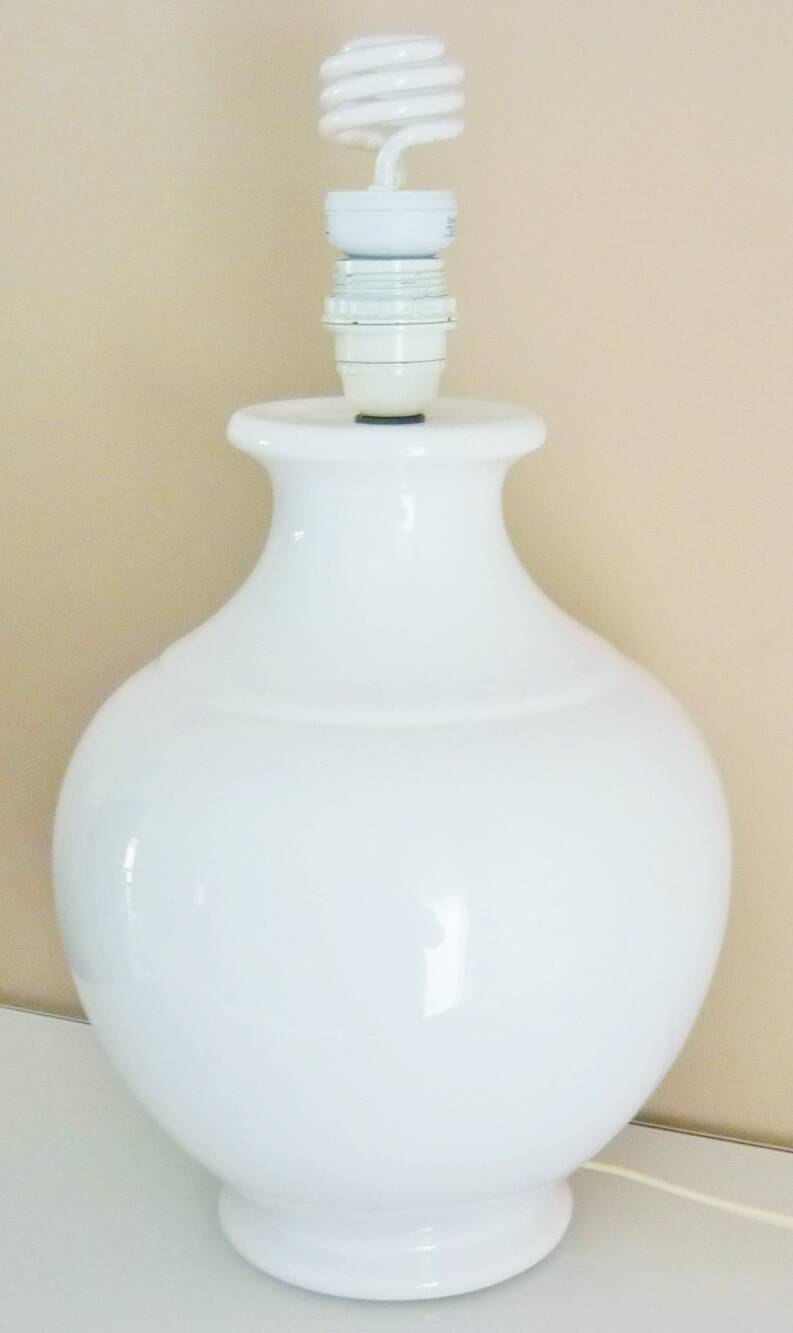 White glazed ceramic lamp, sleek design from the 60s/70s