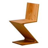 Zig Zag Chair after Gerrit Rietveld in solid Pine