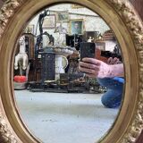 Wooden and gilded mirror with medallion center n°3