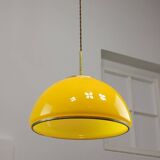 Lampe à suspension italienne du milieu du siècle en verre jaune et laiton