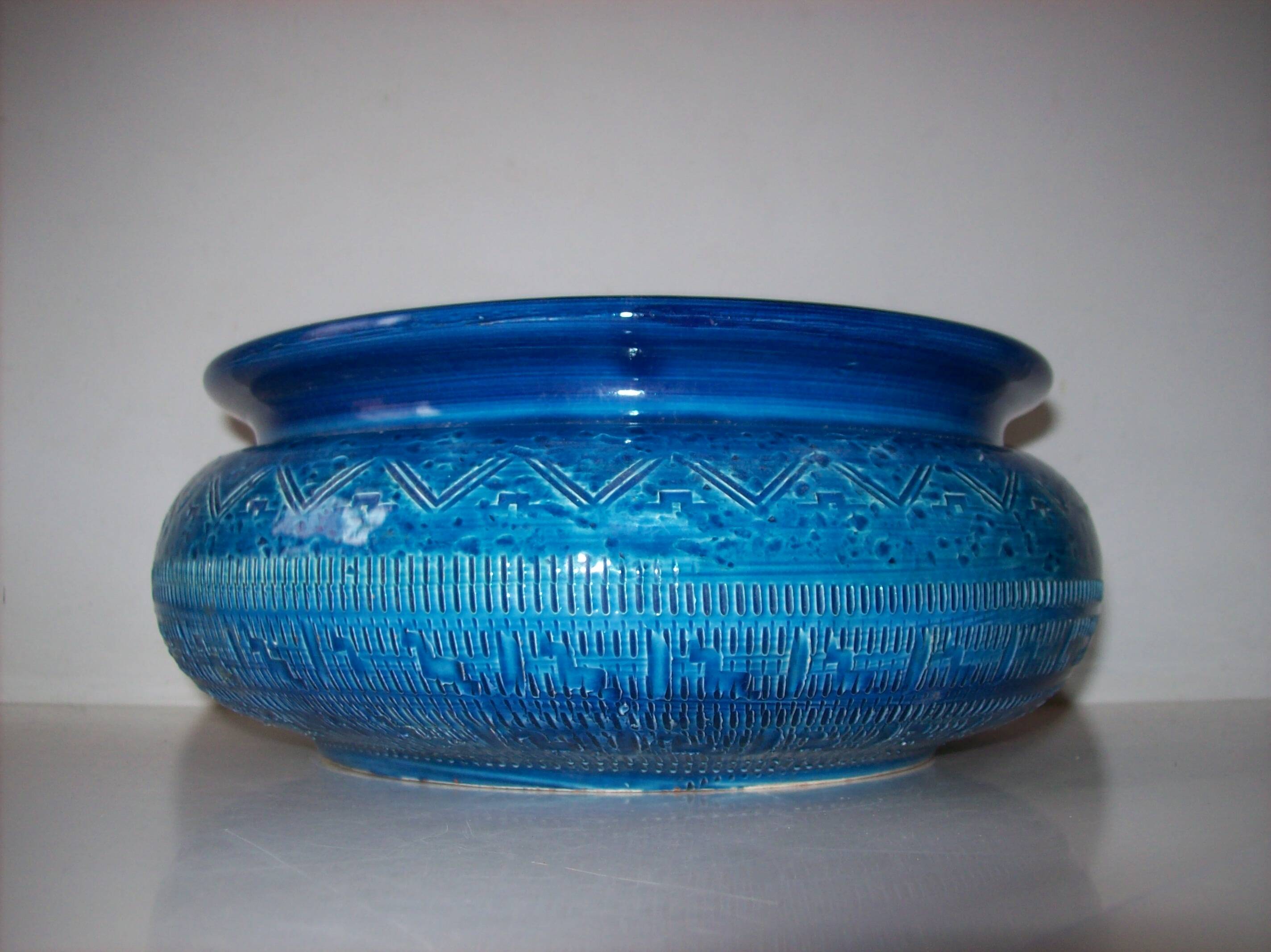 Aldo Londi coupe for Bitossi in "Rimini Blue" ceramic from the 1960s.