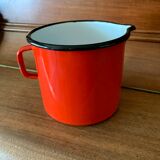 Enamelled sheet metal pitcher