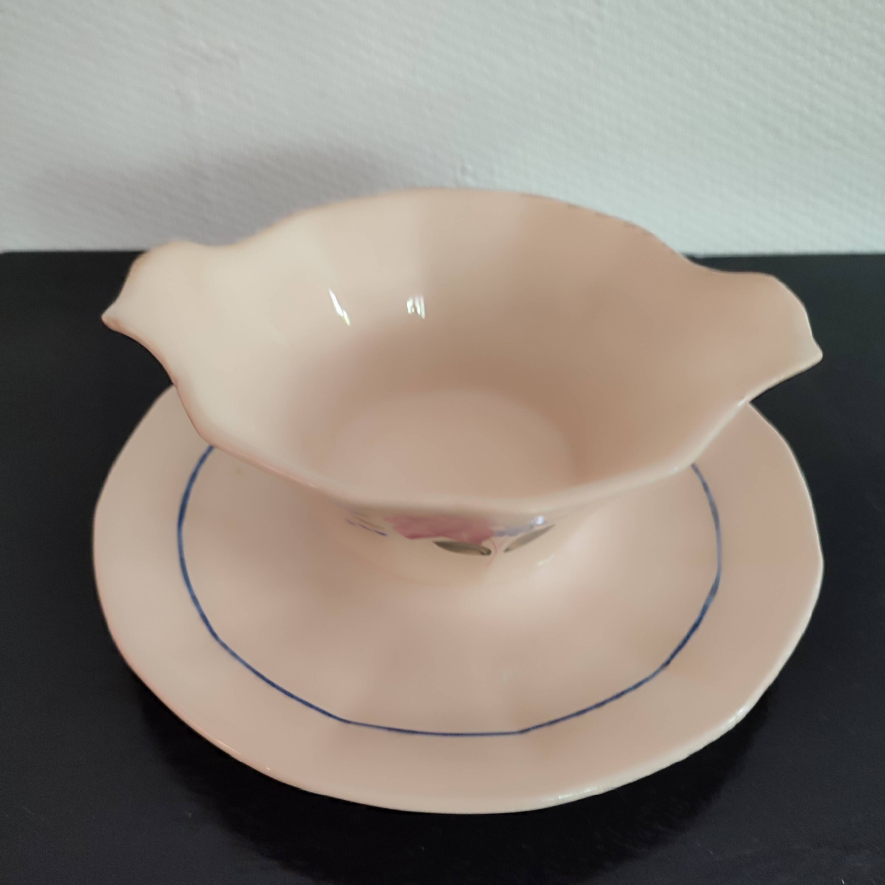 Digoin Sarreguemine gravy boat