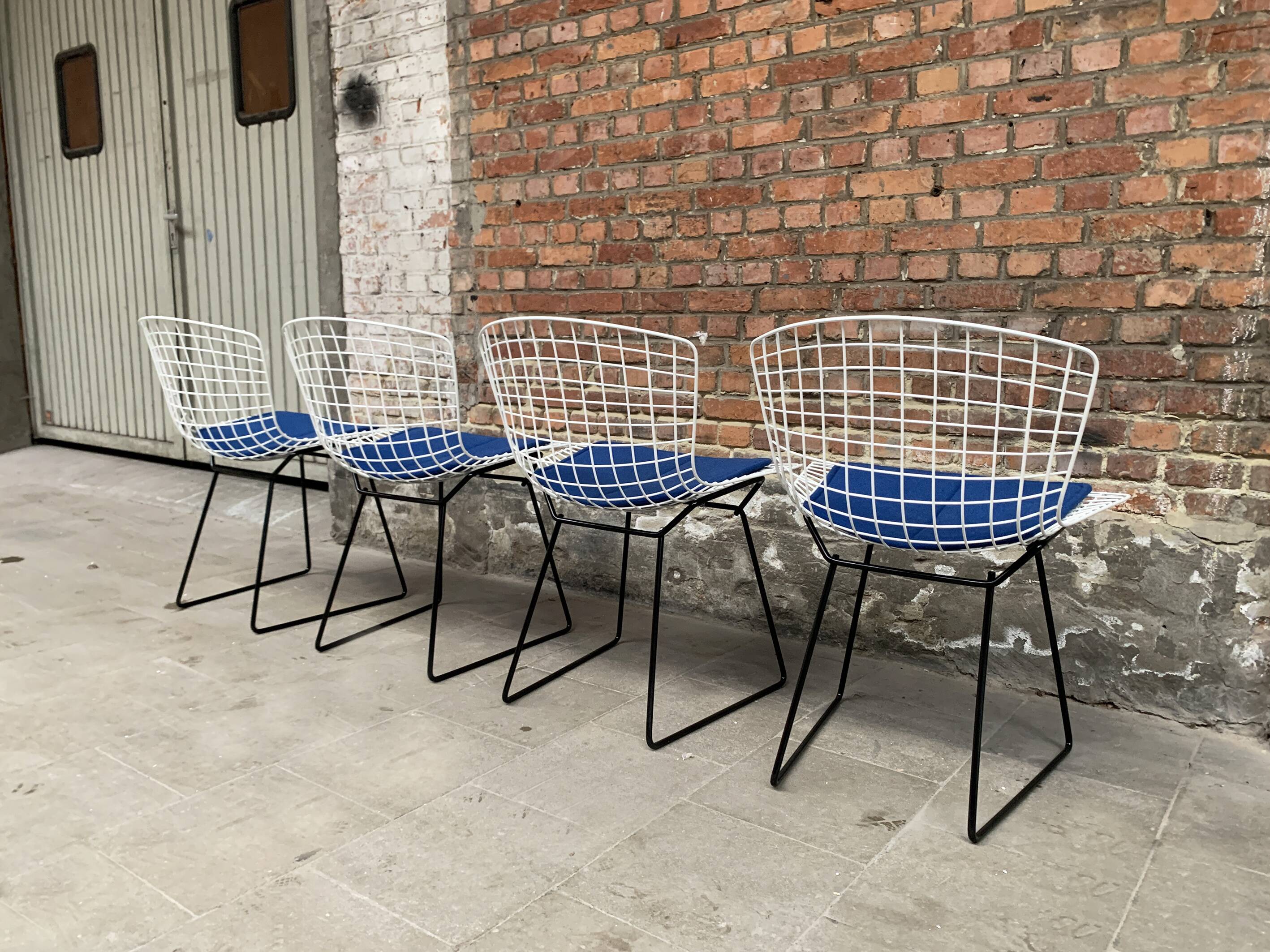 4 chaises 420 par Harry Bertoia pour Knoll International, 1960
