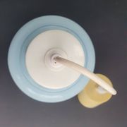 Suspension baladeuse en verre opalin bleu vintage