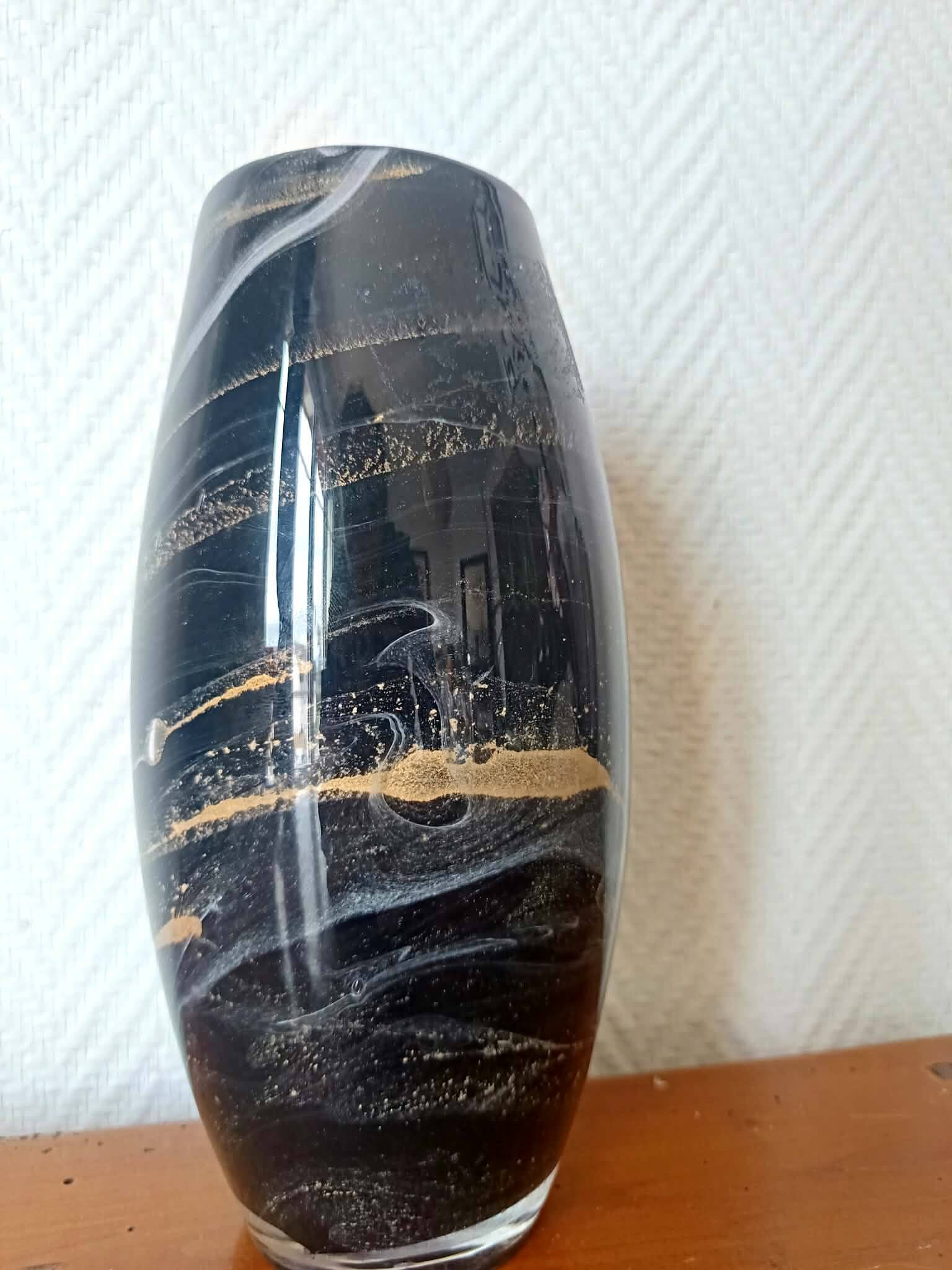 Black and gold glass vase in Murano style