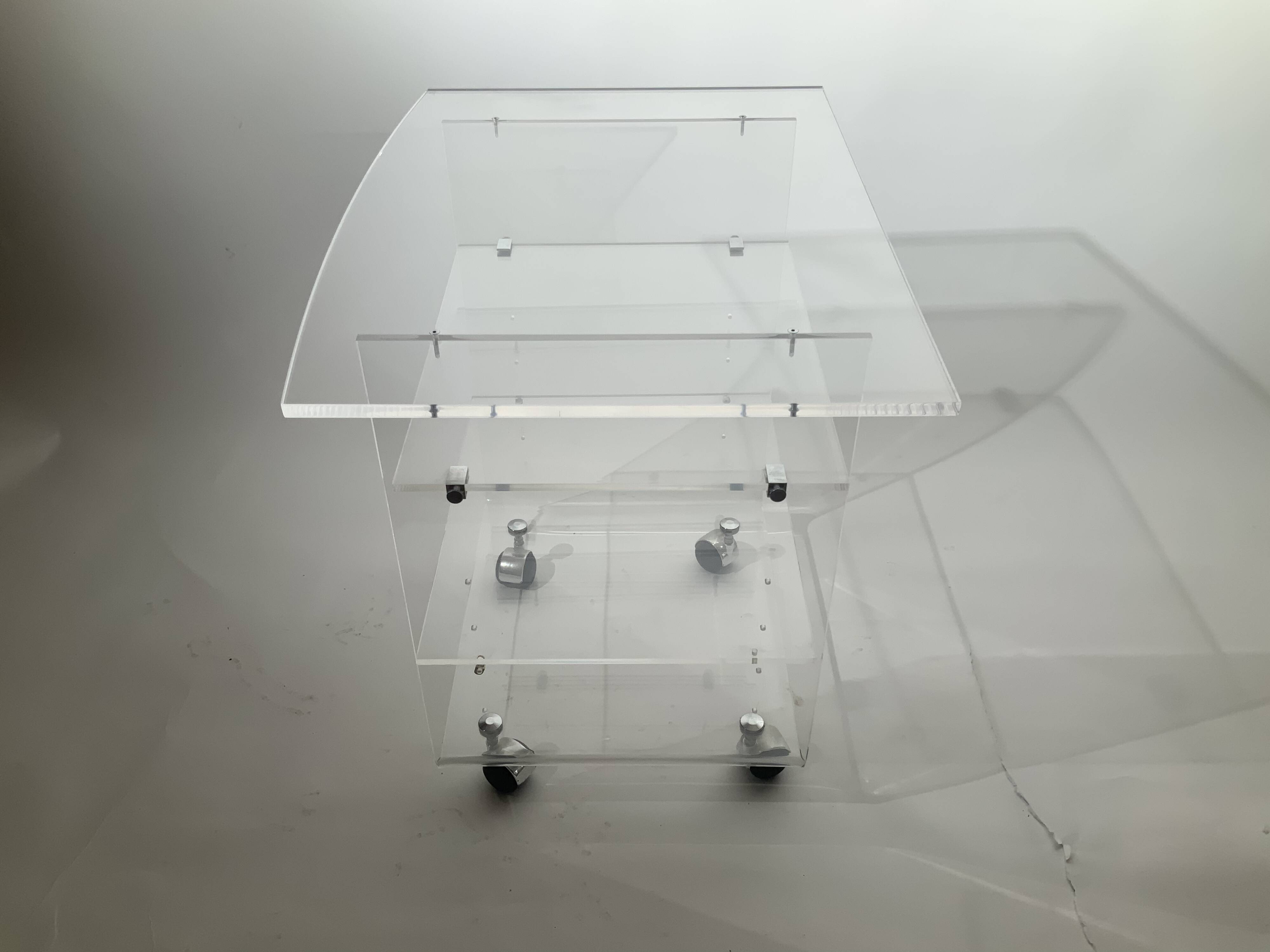 Dessert meuble TV Plexiglas David Lange
