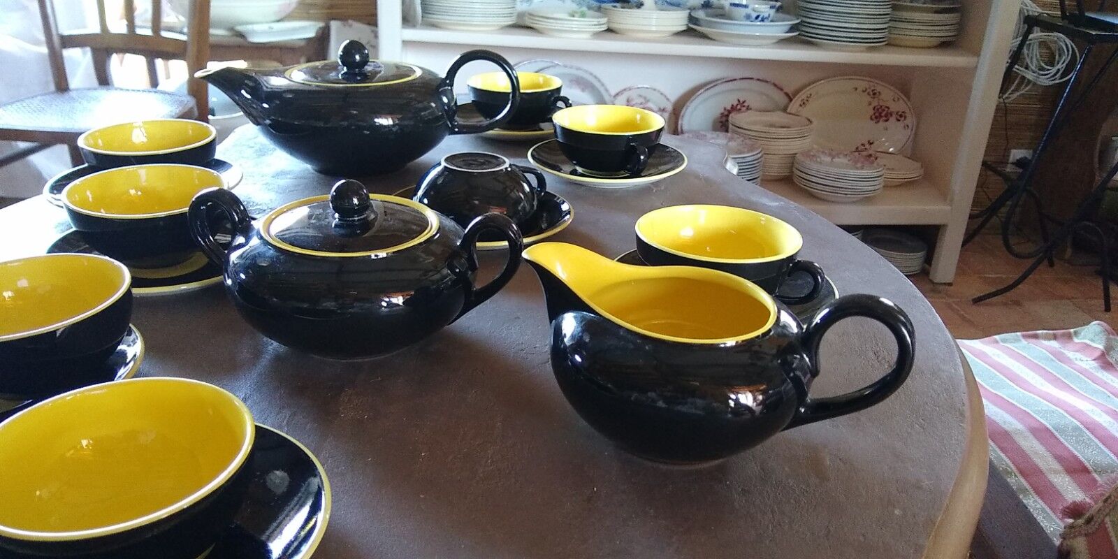 Tea set of Villeroy and Boch, Biarritz model, black and yellow