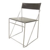 Chaise minimaliste X line par niels jorgen haugesen
