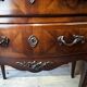 Commode galbée