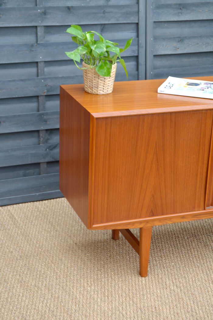 Danish sideboard to sliding doors * 165 cm