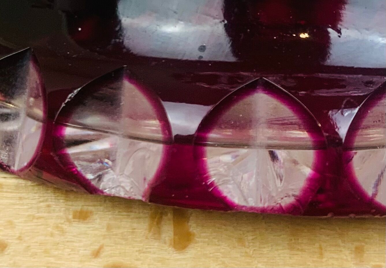 Crystal vase of Saint Louis red