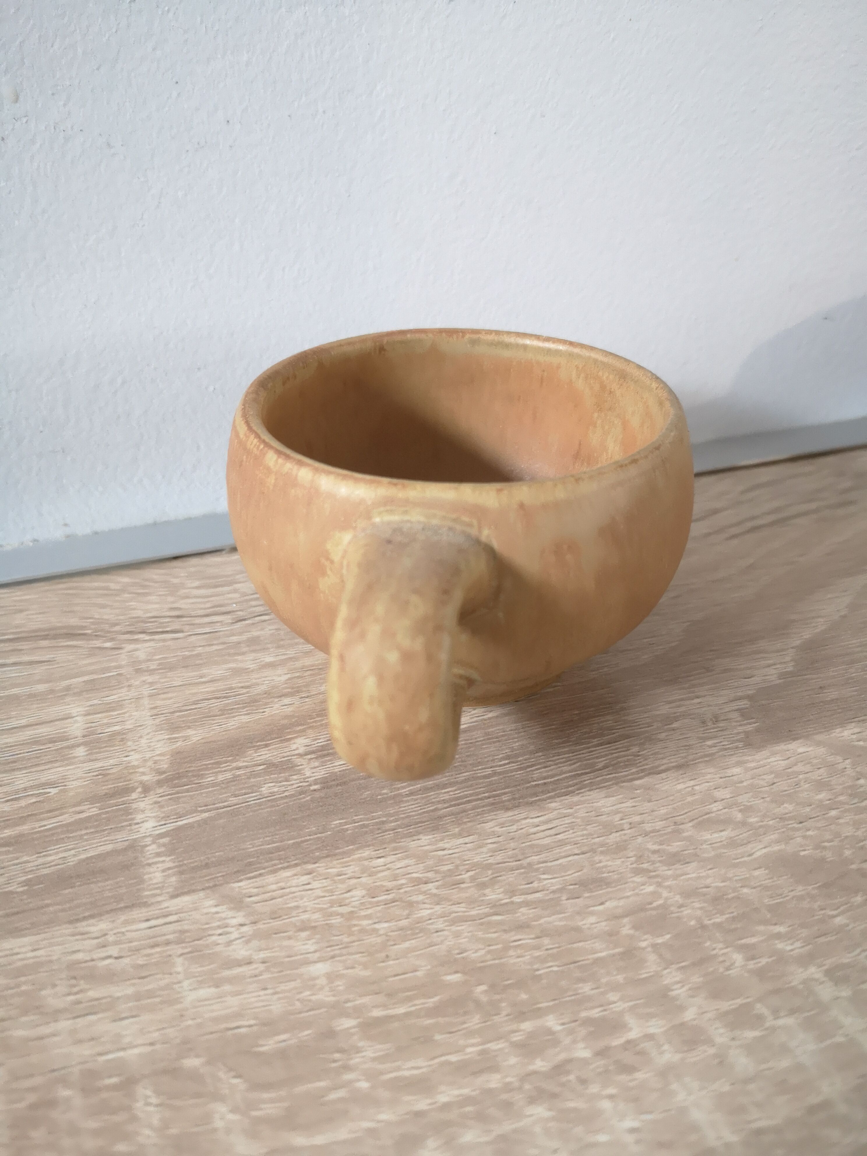 Lot of 6 cups Rhoda sandstone