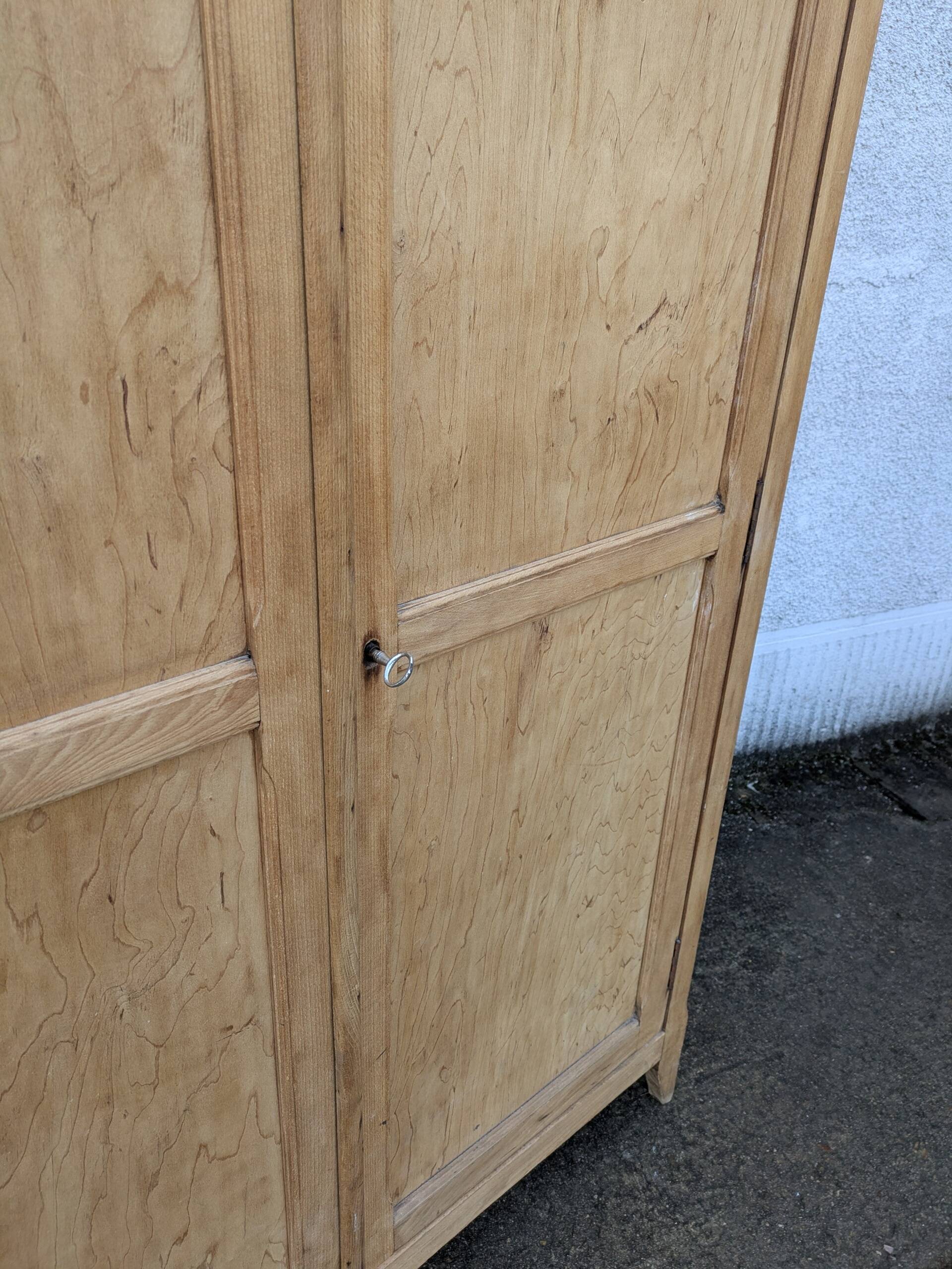 Low Parisian wardrobe