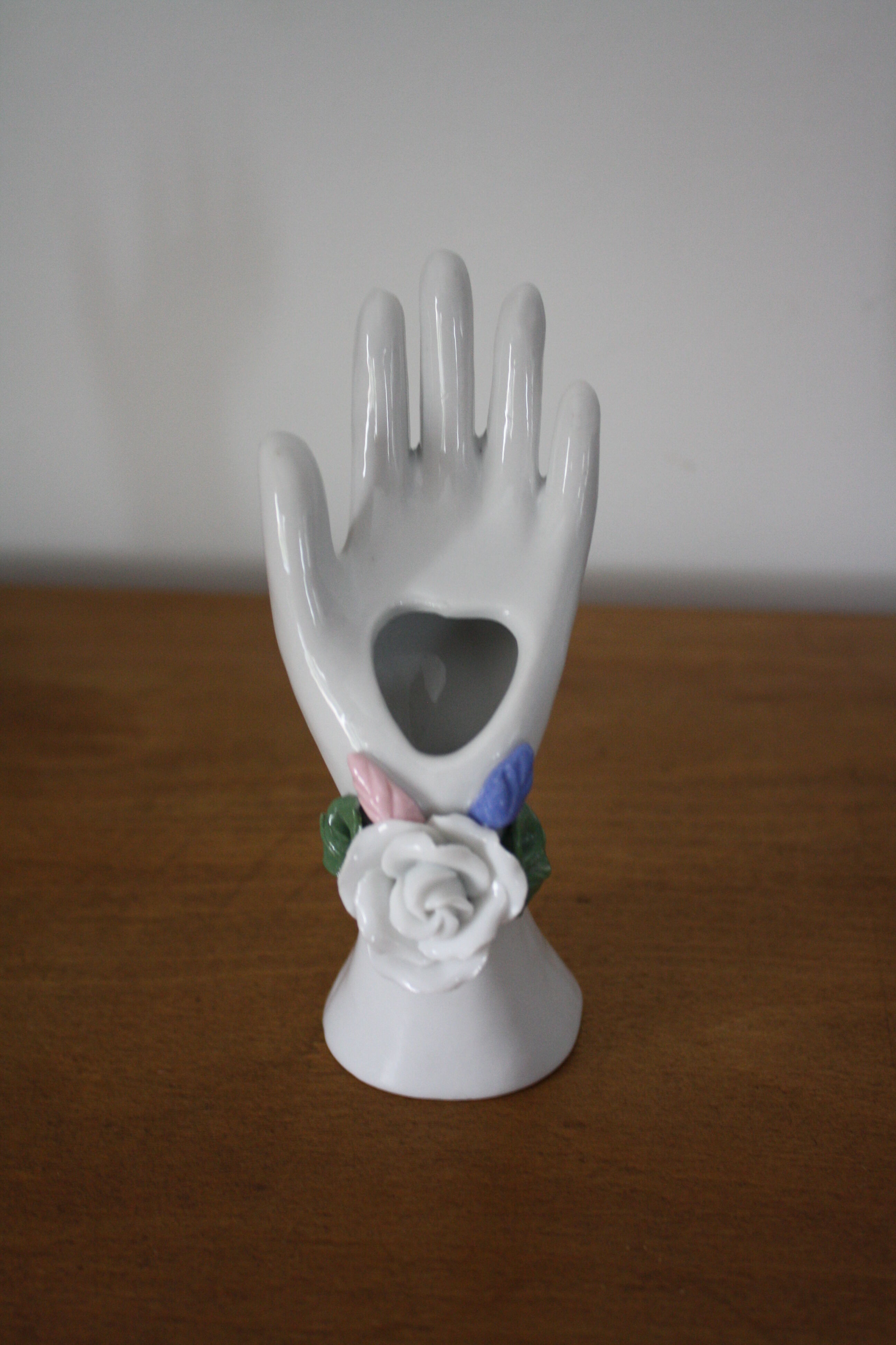 Hand-made vintage ceramic baguier