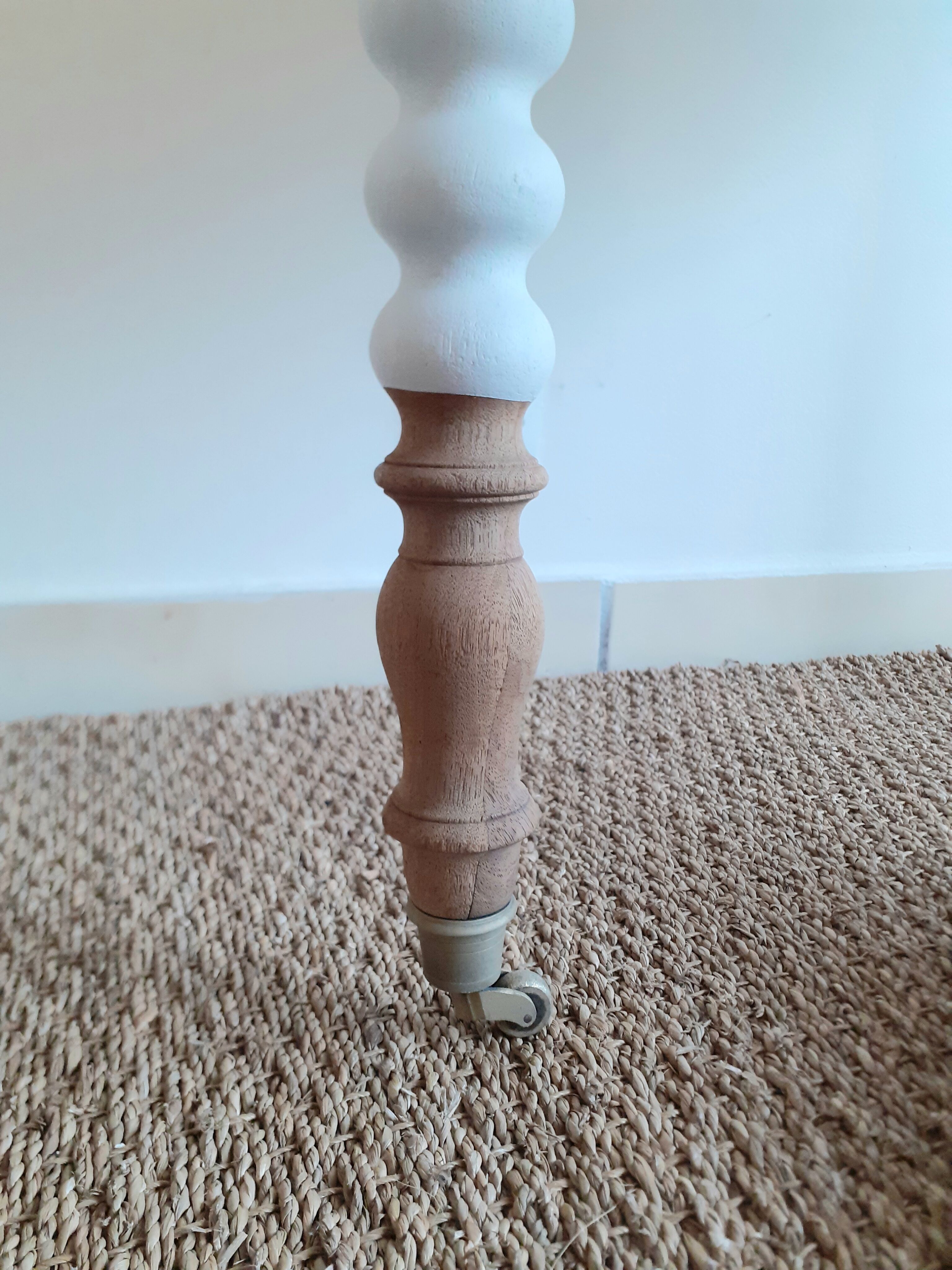 Round table with flaps