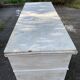 Commode ancienne en bois blanchi dessus en marbre blanc