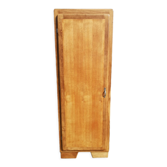 Renovated wooden cloakroom