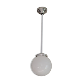 Suspension globe opaline années 20