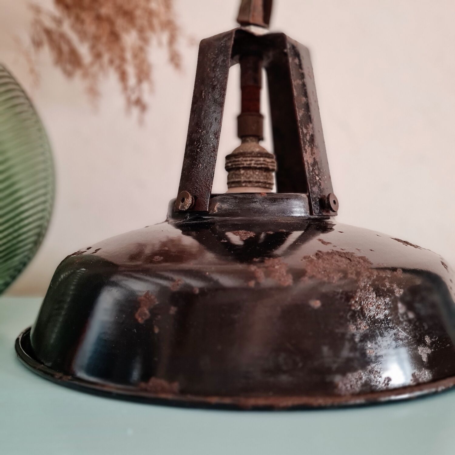 Antique workshop suspension in black metal