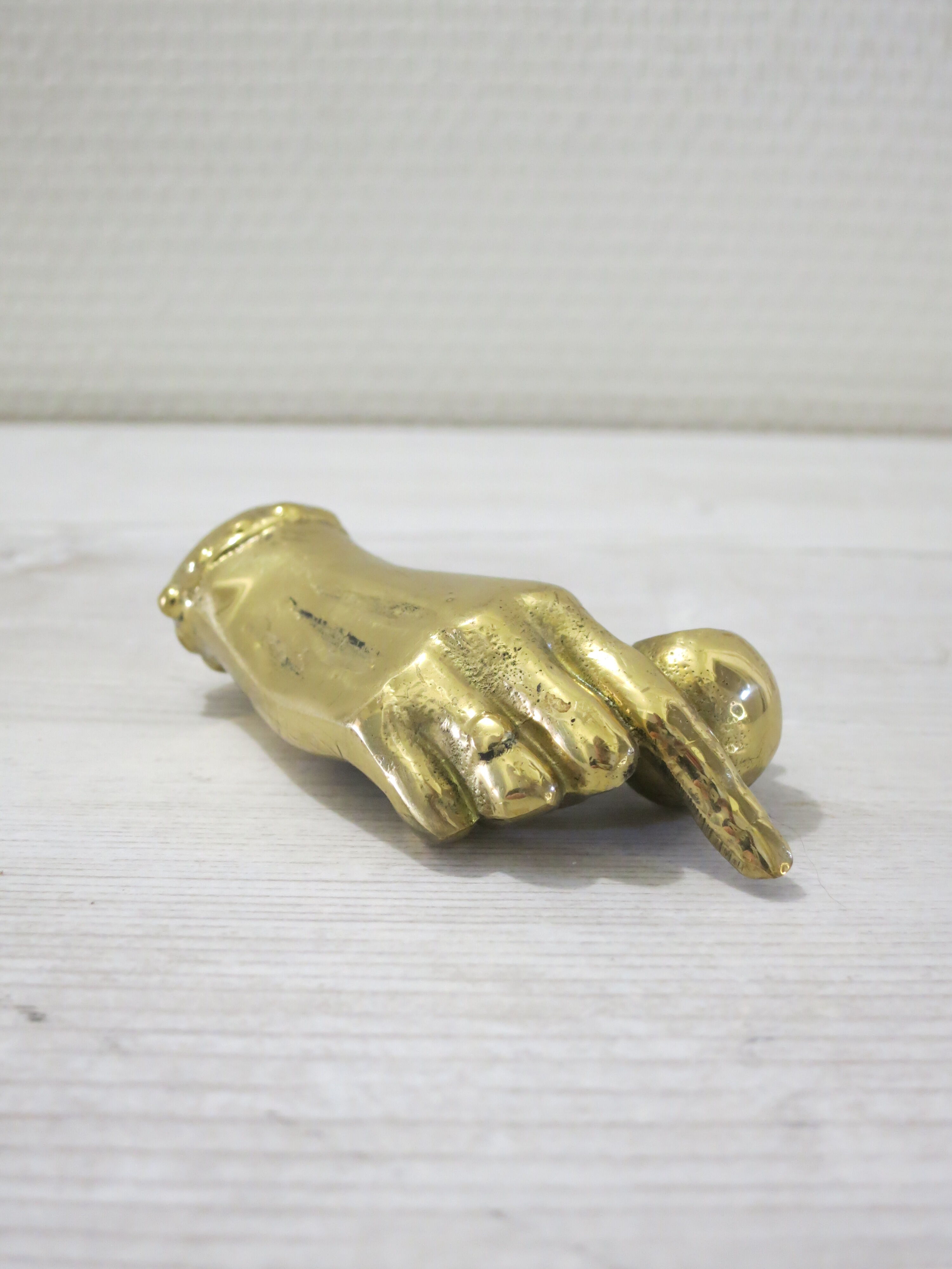 Porte stylo vintage en forme de main