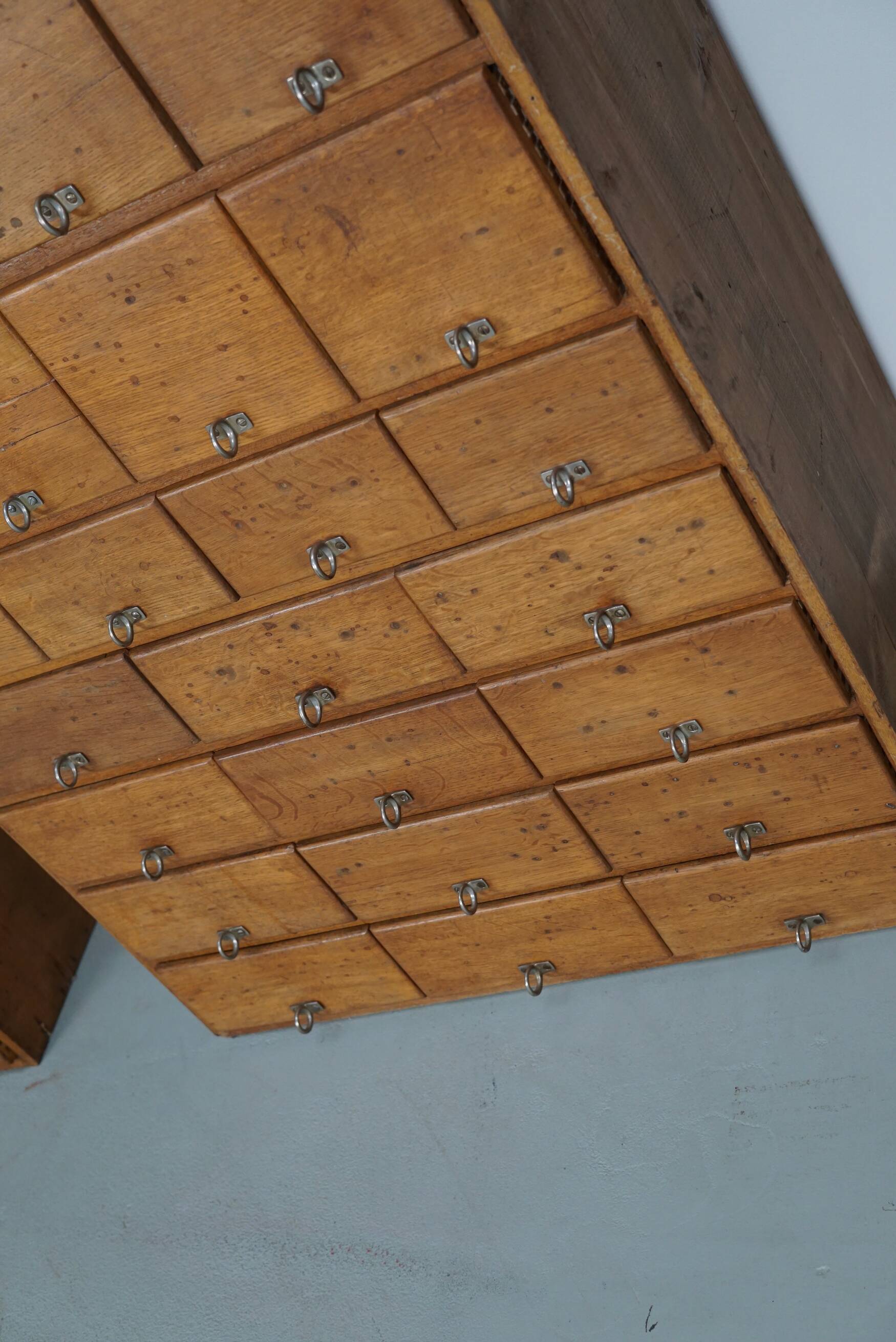 Armoire d'apothicaire vintage allemande en pin et chêne, années 1950