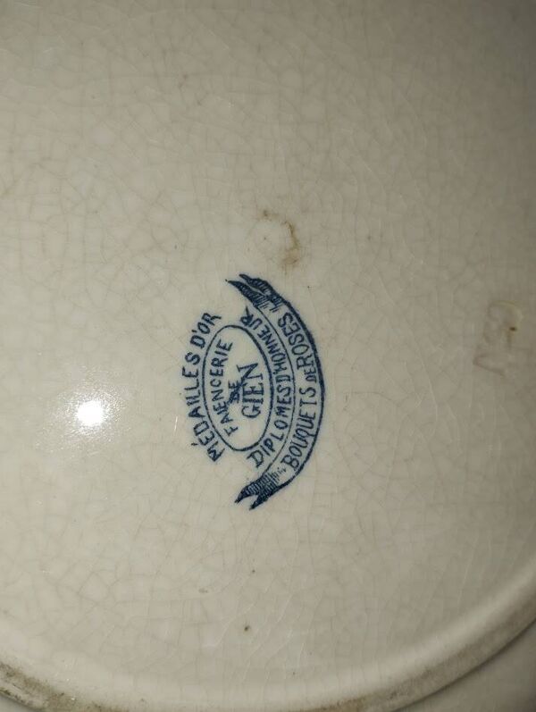 Plat Rond Creux Gien “Bouquet de Roses”