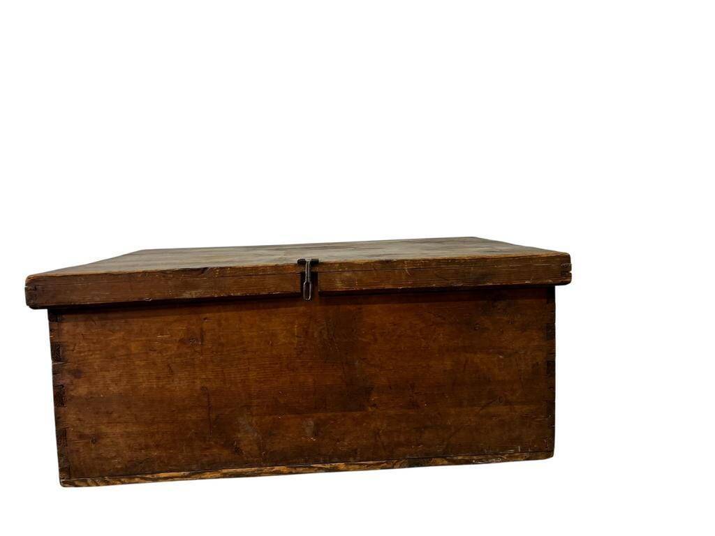 Vintage wooden chest / side table / coffee table