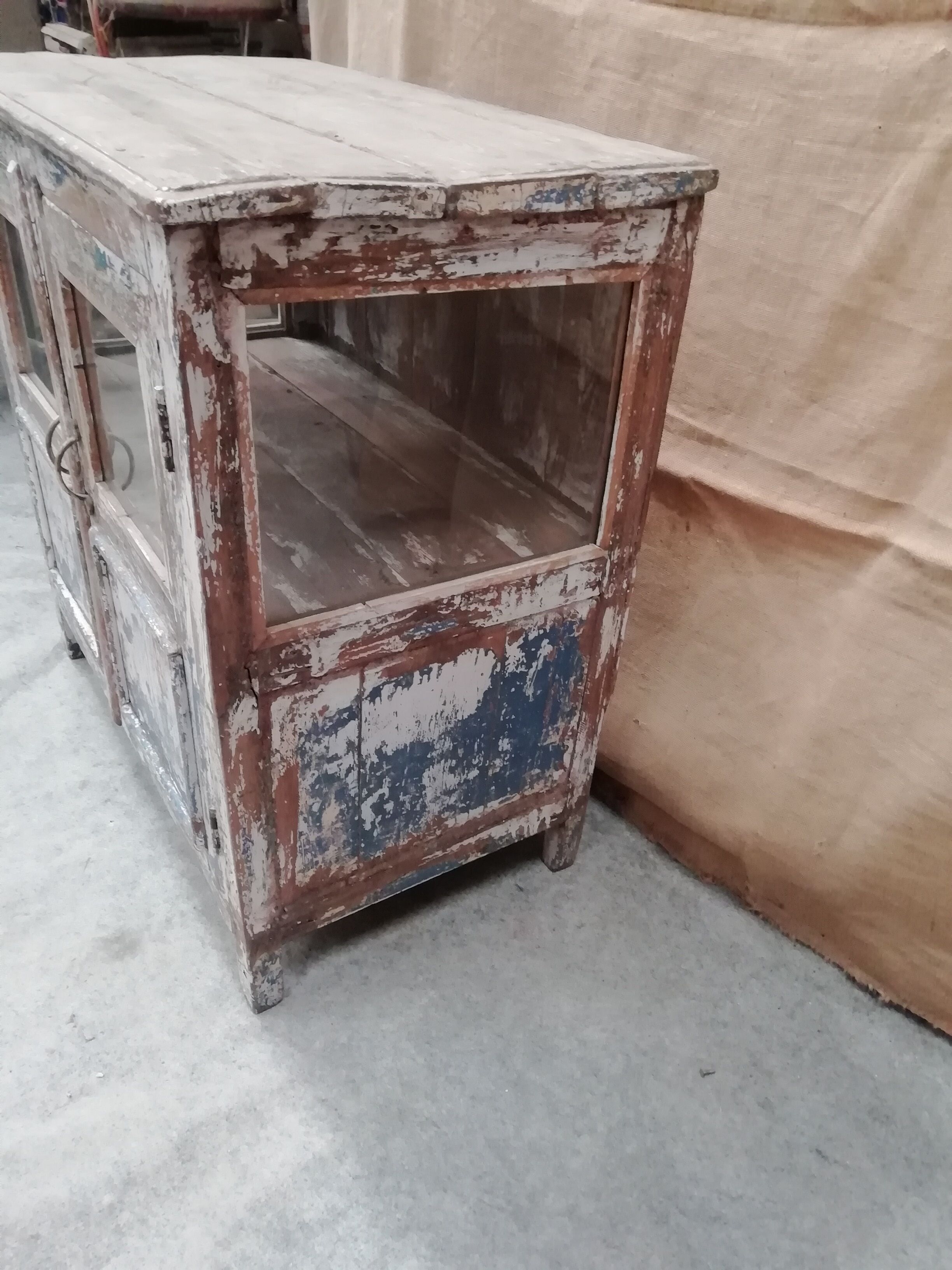 Old semi-glazed food buffet