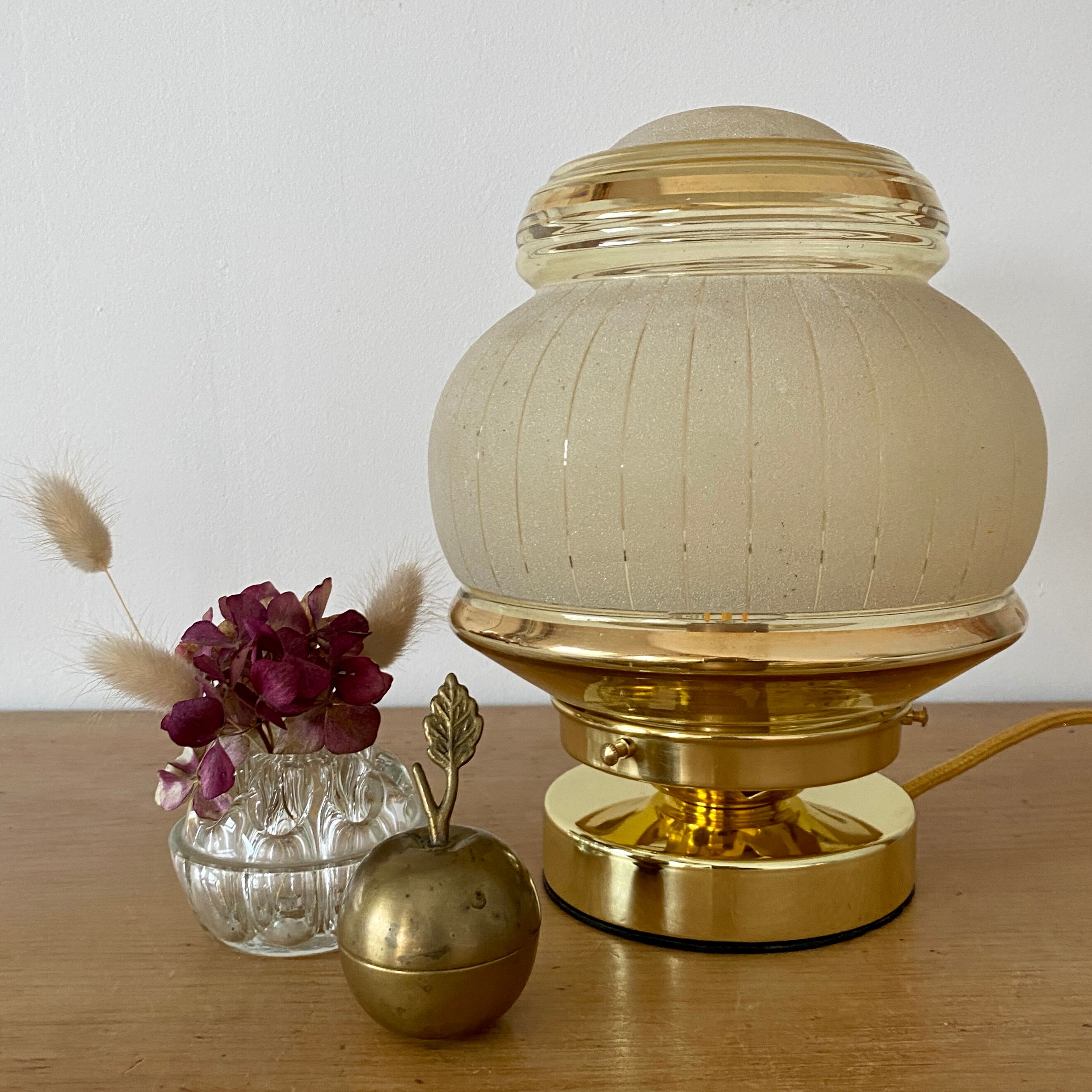 Vintage art deco globe table lamp