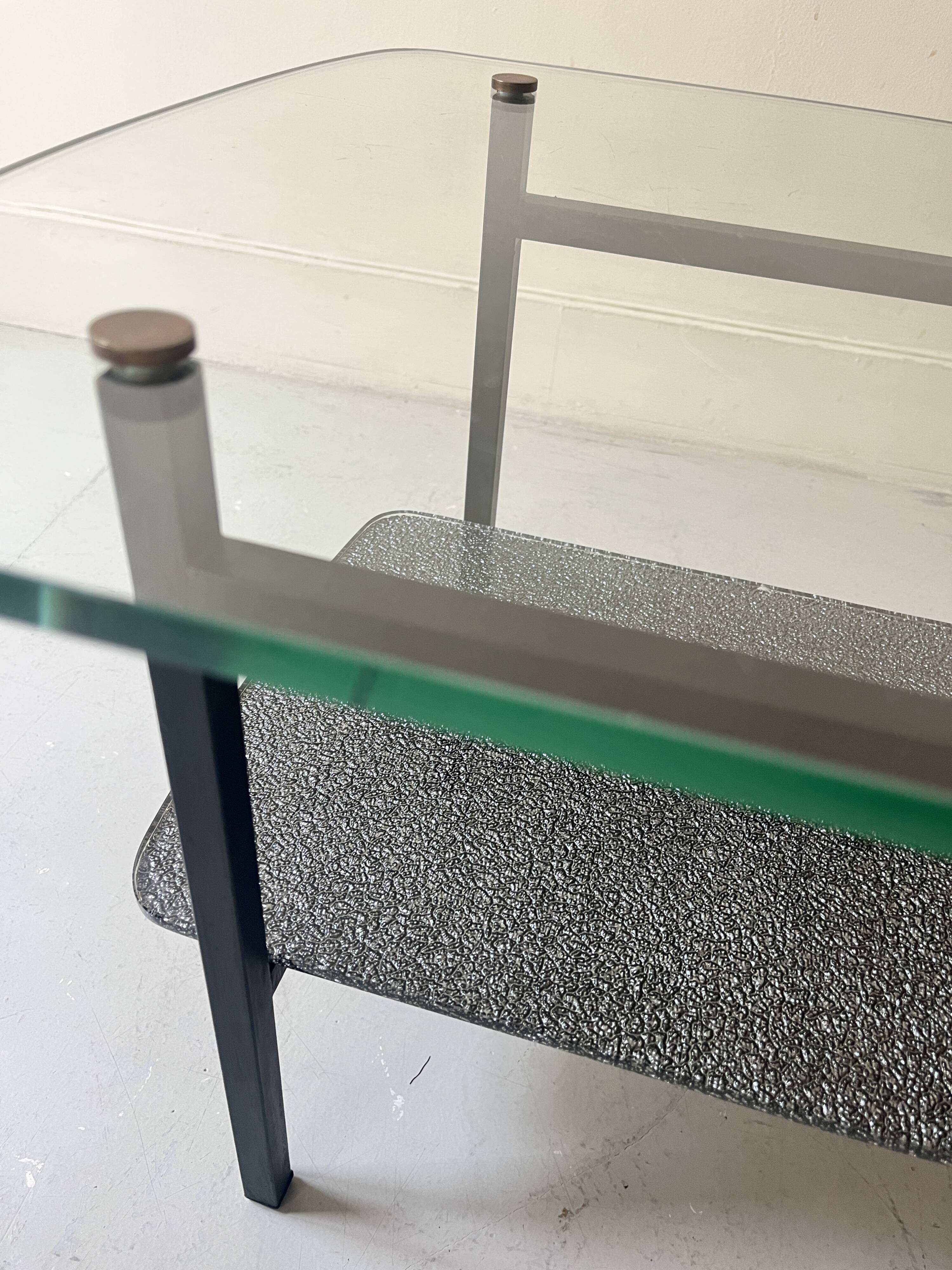 table basse en verre et métal noir, 1950