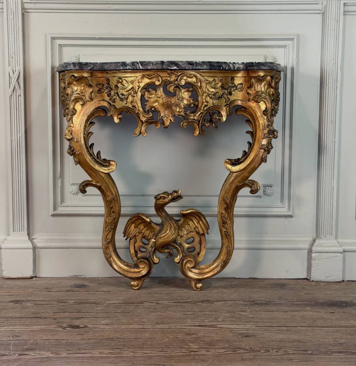 Regency console with a dragon, carved and gilded wood, Paris circa 1720