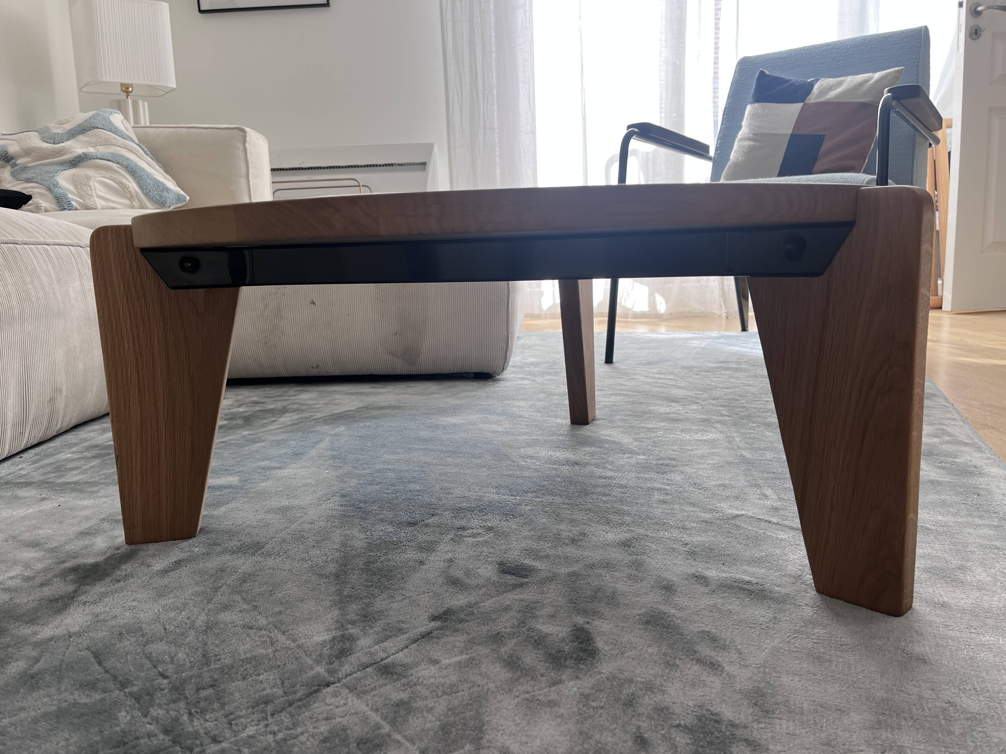 Table basse Guéridon Bas, Jean Prouvé – Édition Vitra – Chêne naturel