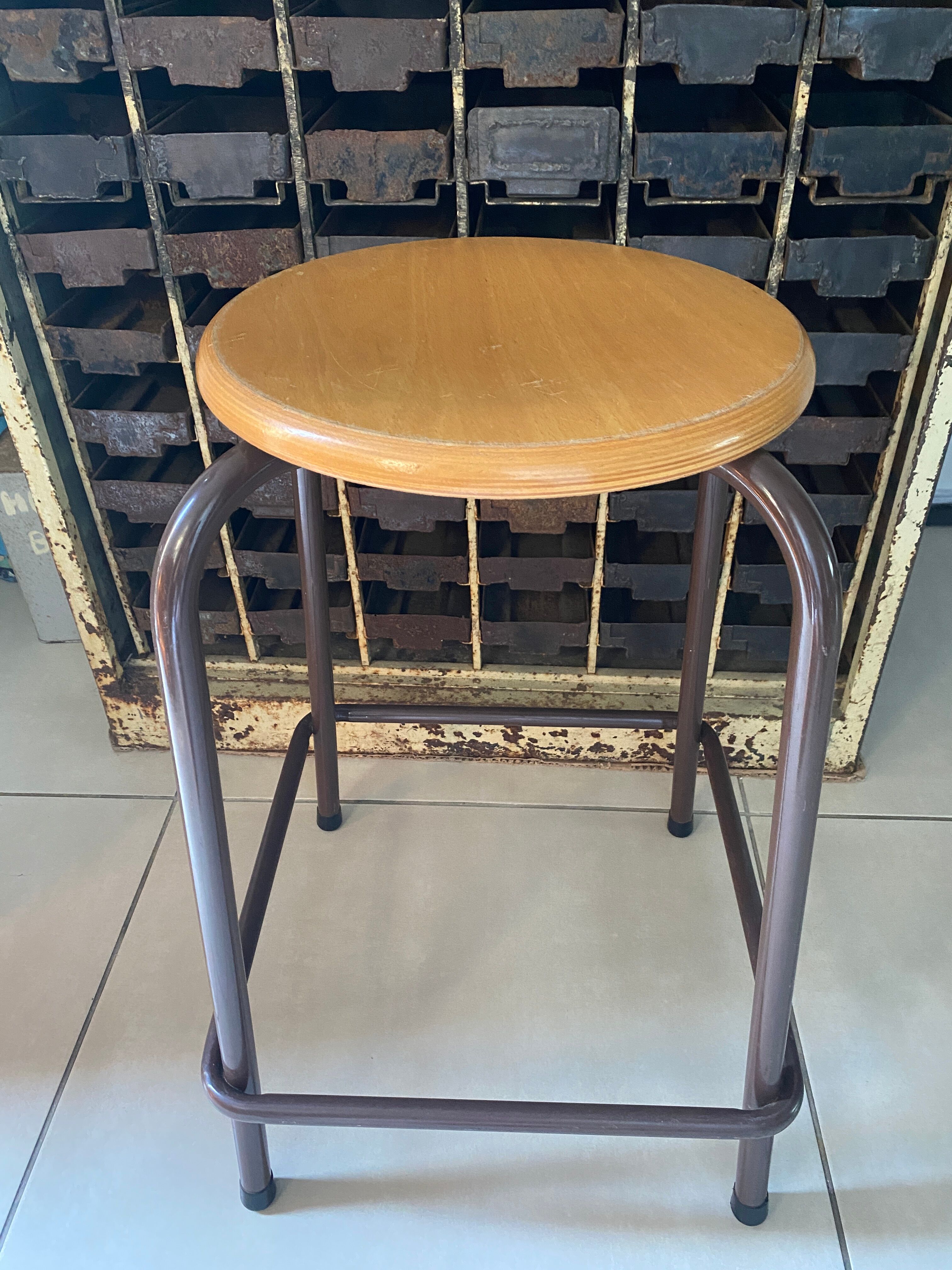Tabouret haut d'atelier