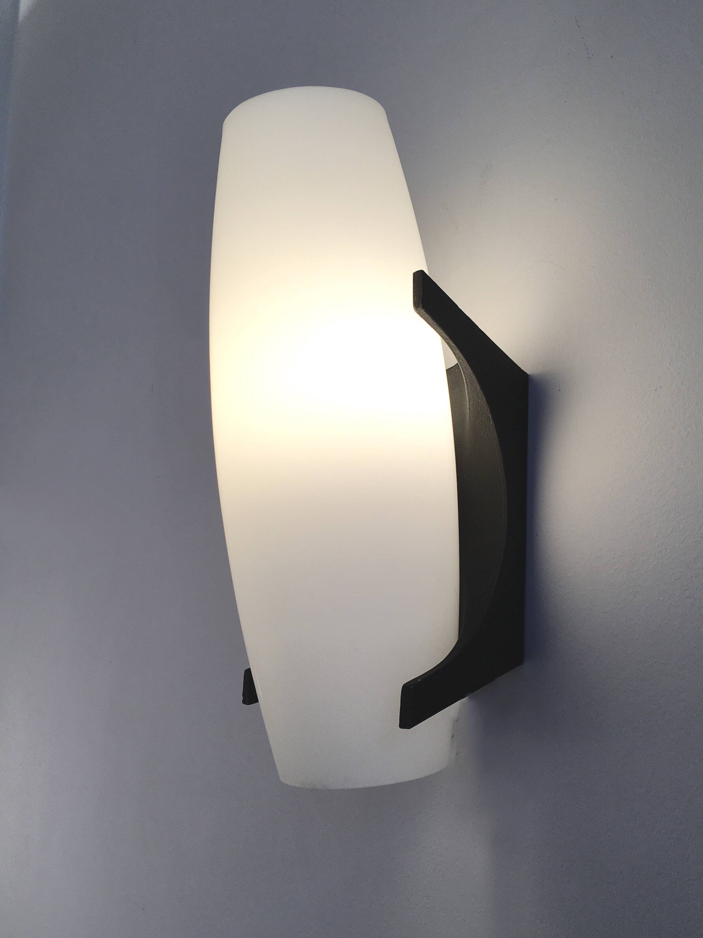 Italian spindle wall lamp