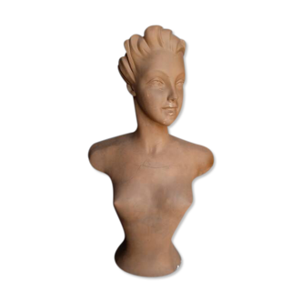 Vintage bust 1960