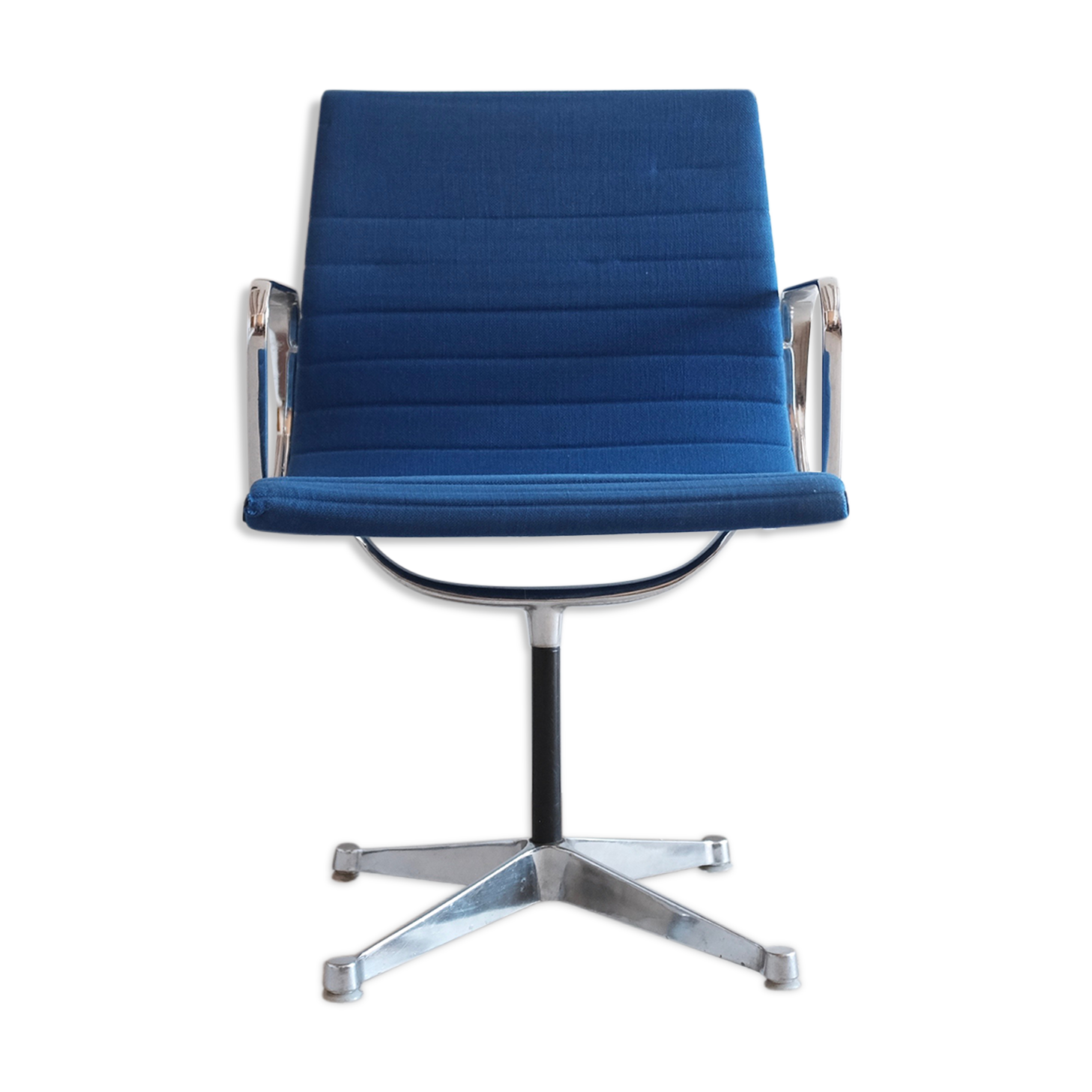 Office chair Eames Model EA 108