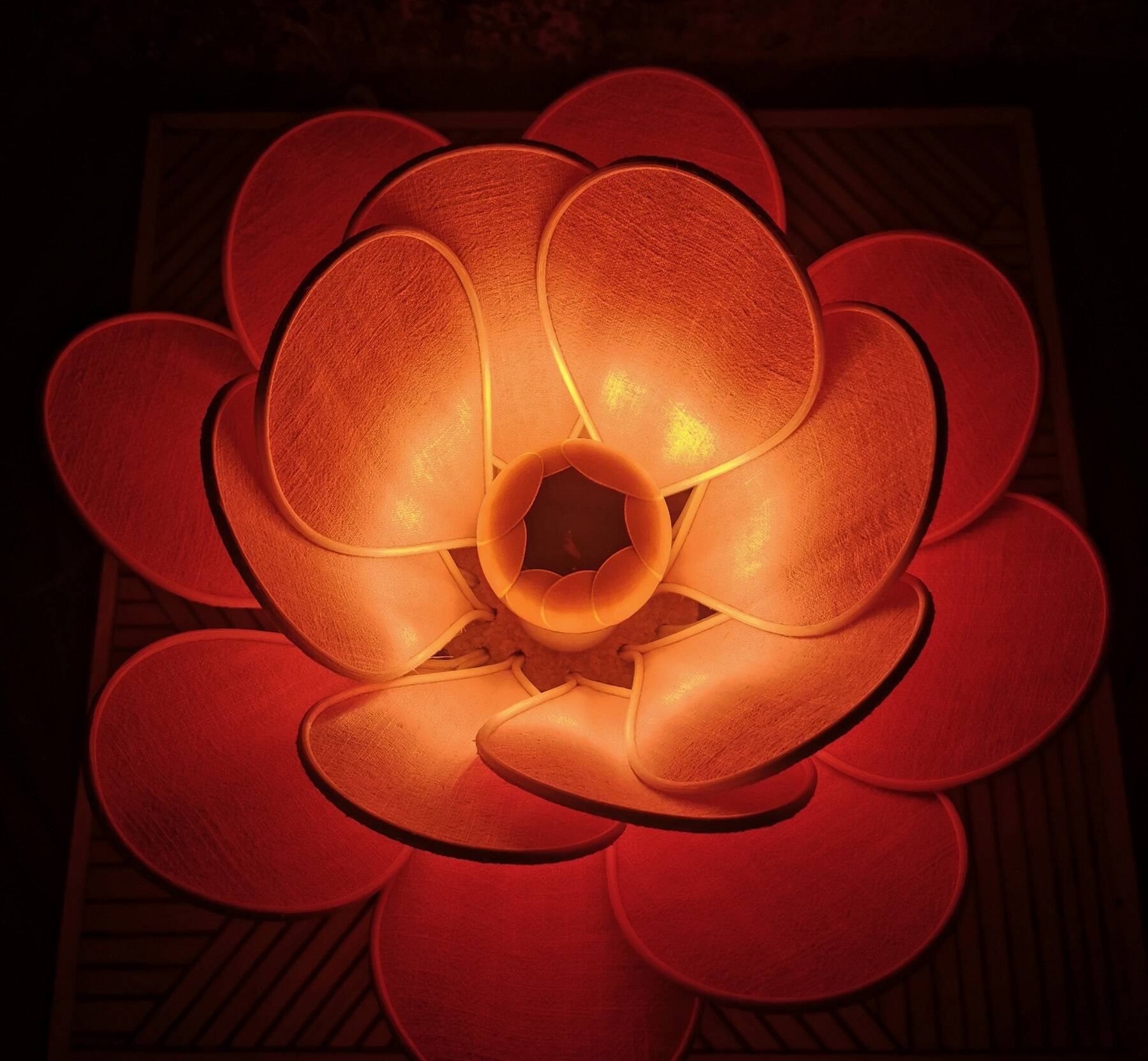 Flower table lamp made of rattan and blush pink linen petals