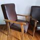 Paire de fauteuils moleskine marron