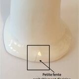 Hand soliflore wearing white ring