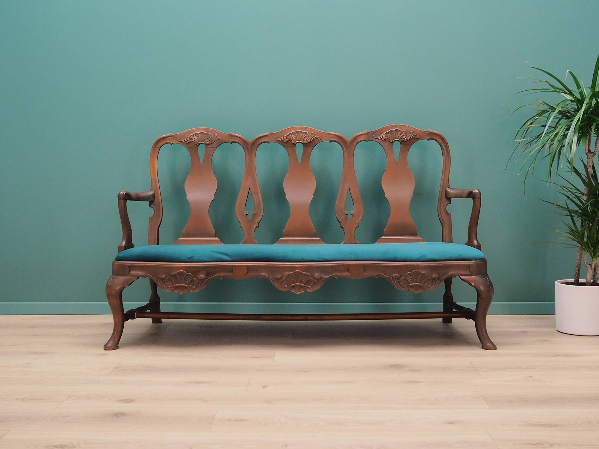 Living room set, style: Chippendale, 1970s, production: Denmark