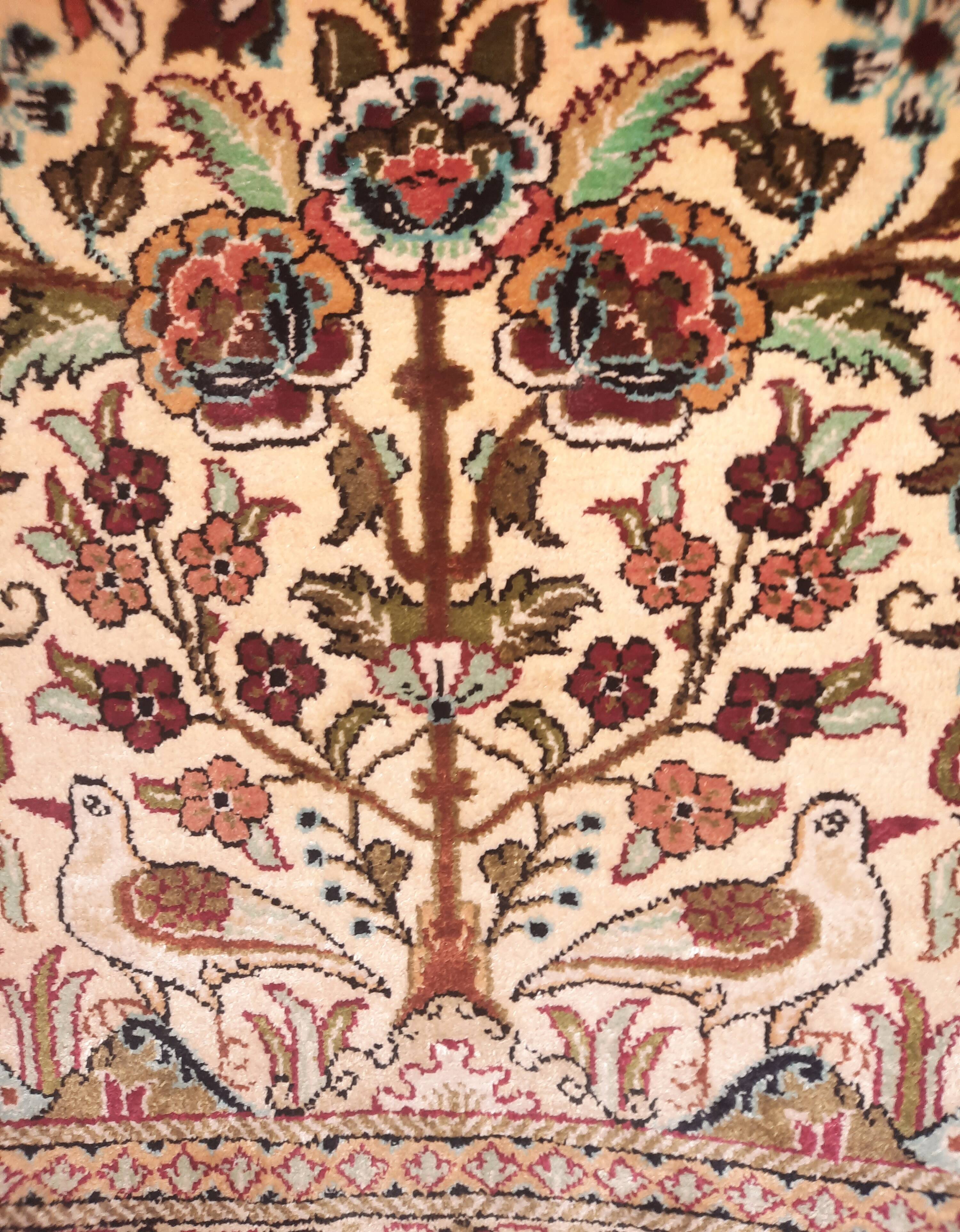 Fine wool and silk carpet