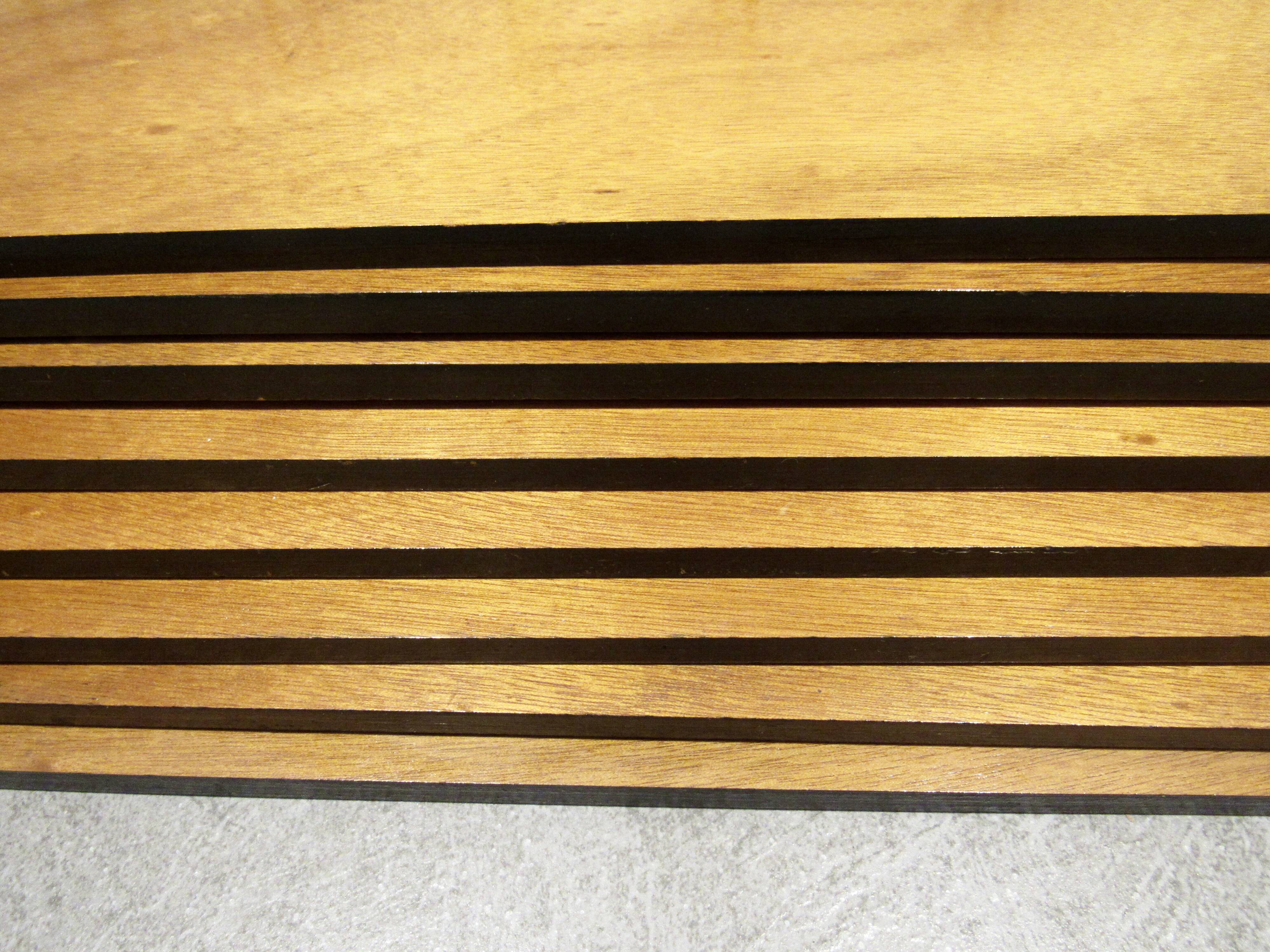 Etagère murale modulable en métal doré et bois